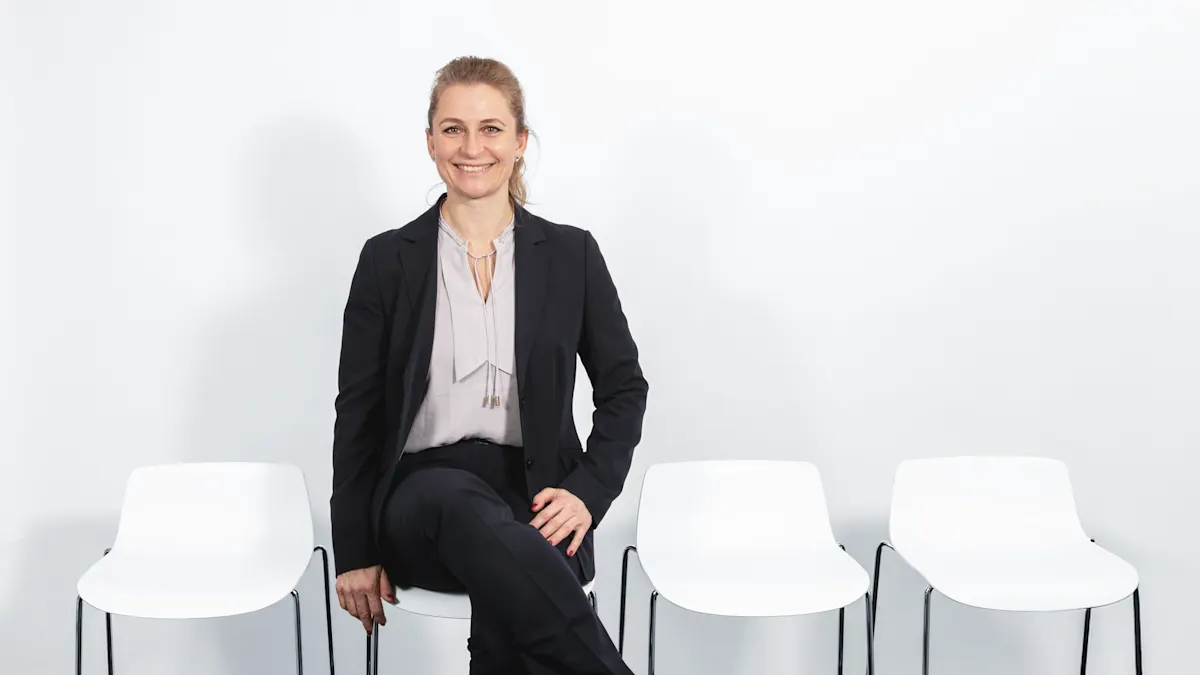 Ines Brückel - 首席财务官 (CFO)
