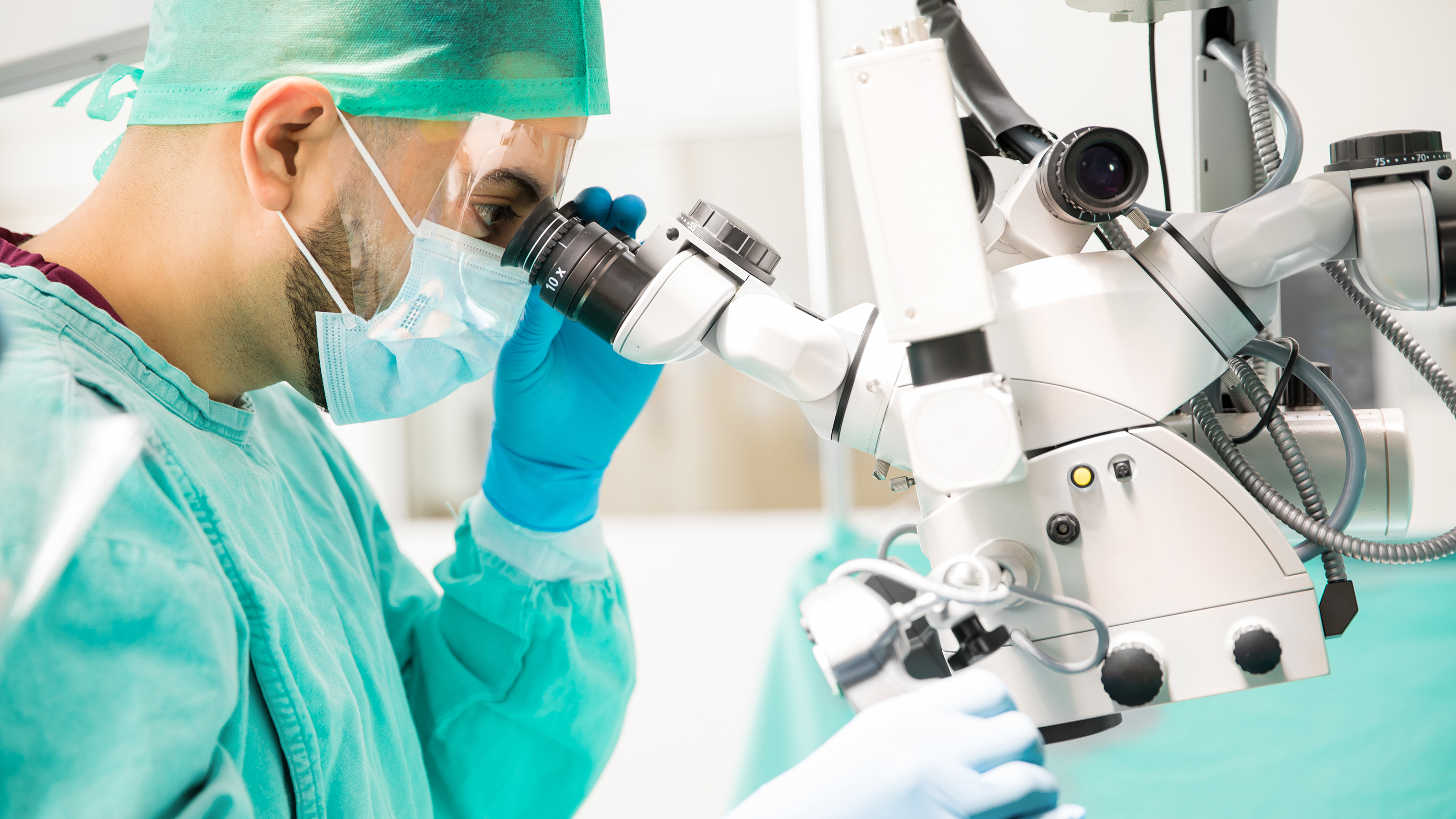 在手术室中使用相机传输高分辨率的实时图像