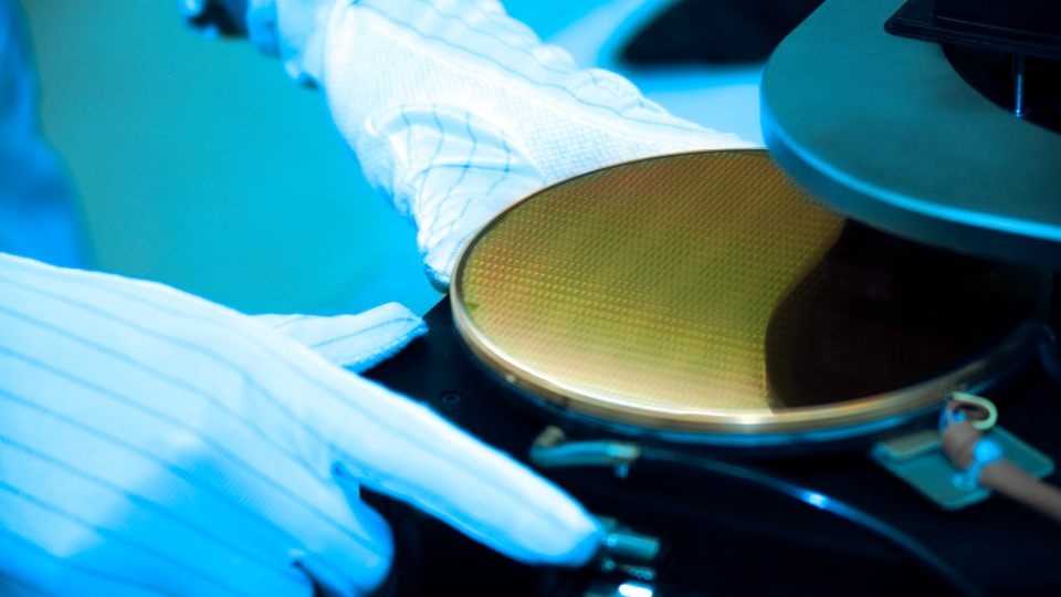 High Cu graininess from the plating process is the main reason for false positive defects